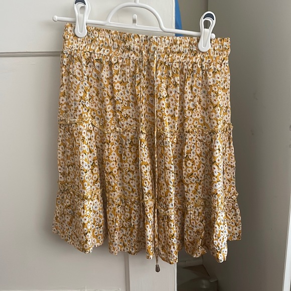 Floral skirt - Picture 1 of 4